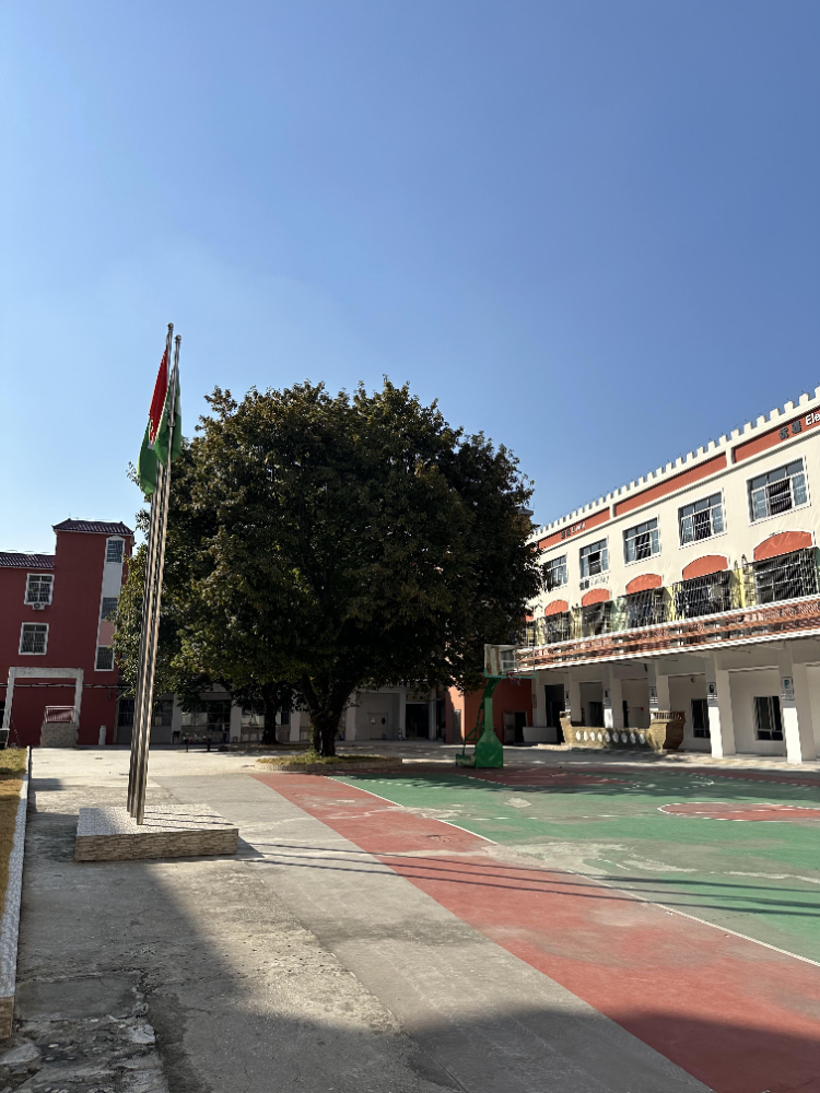 广州女生管教学校成功范例展示展示：13岁女生厌学弃学有处理办法吗？